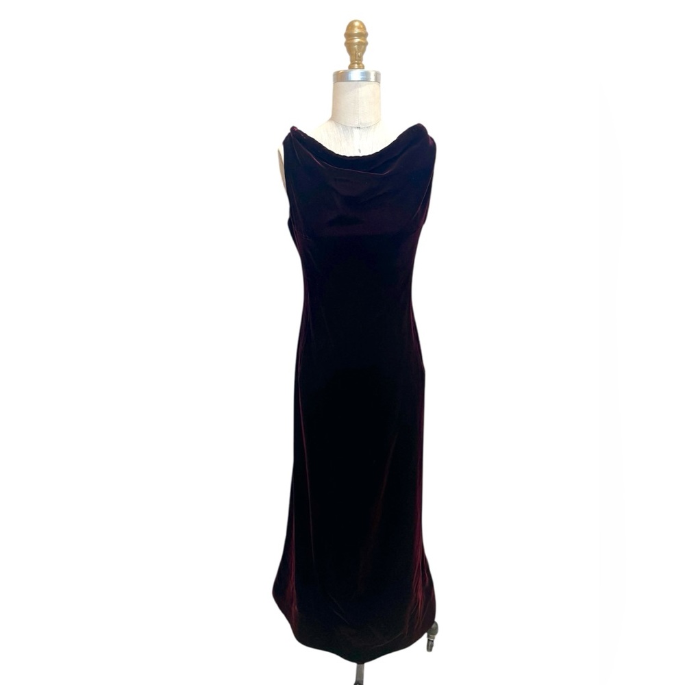 Alaïa FW2008 Burgundy Velvet Evening Gown – Size IT 38 (Fits US 0/2)